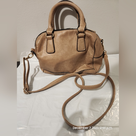 Small under one sky tan bag - Picture 4 of 9